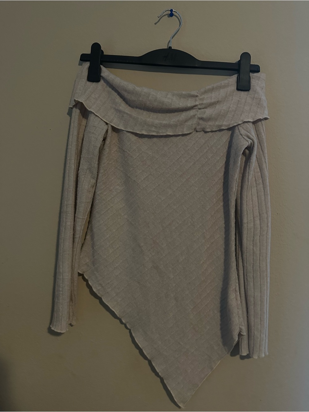 Off shoulder top - Picture 3 of 4